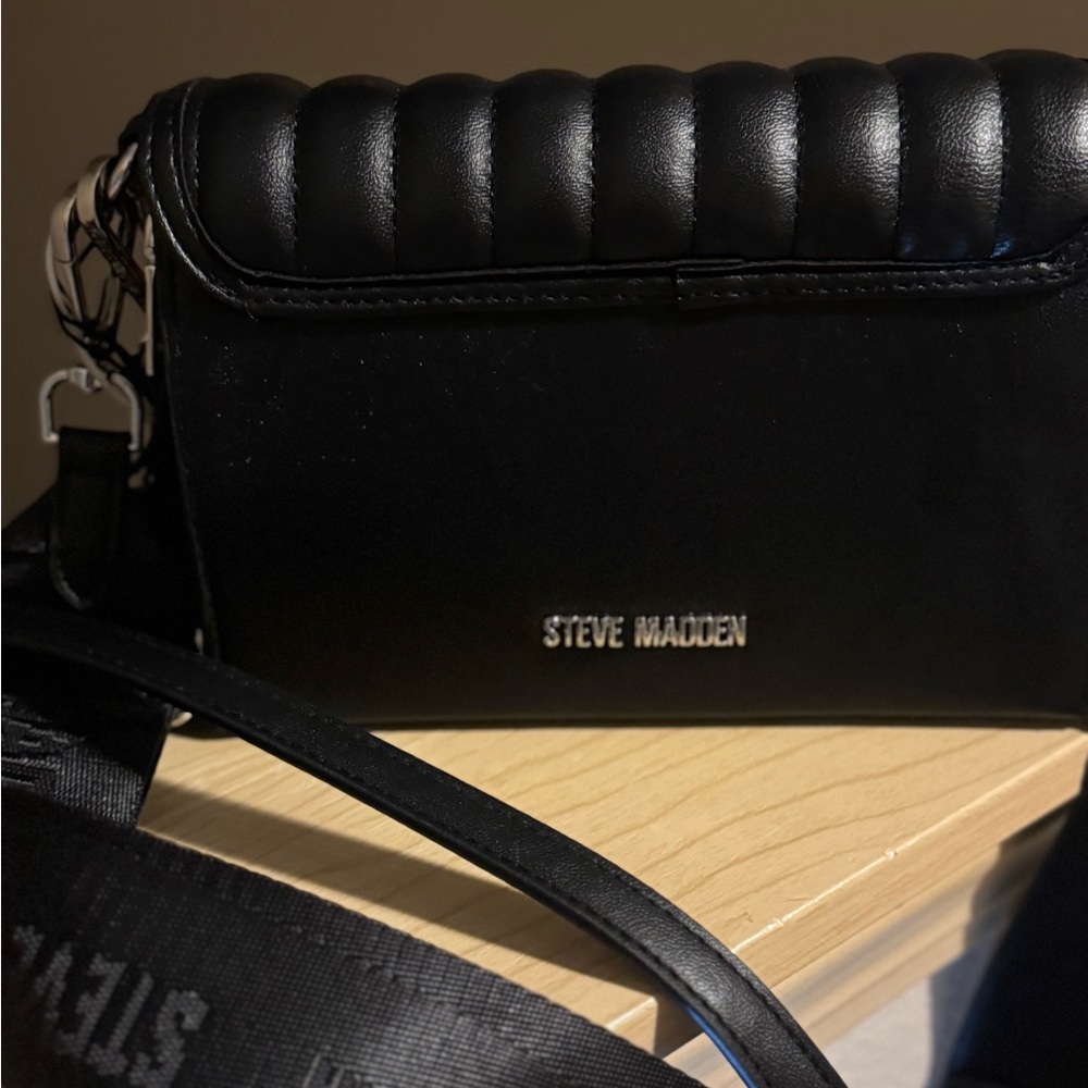 Steve Madden Crossbody Wallet Bag
